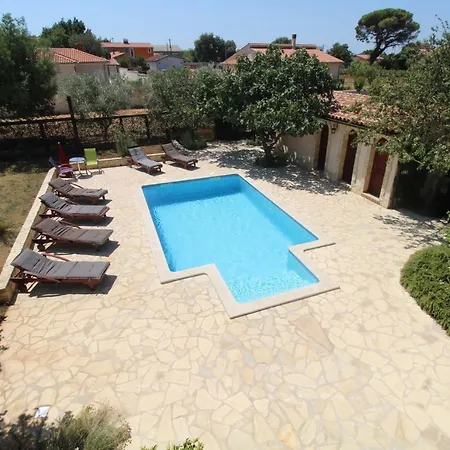 Сasa de vacaciones Family Friendly House With A Swimming Pool Liznjan, Medulin - 20798 Ližnjan
