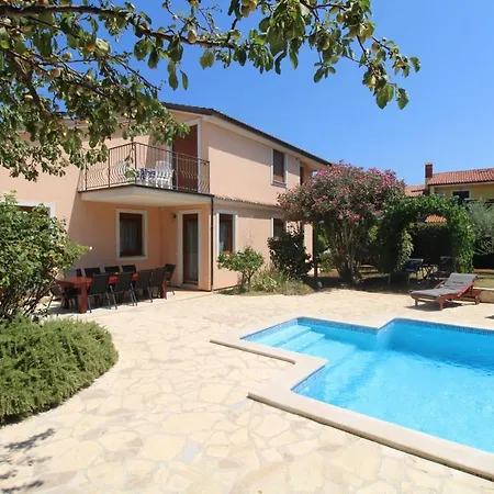 Casa vacanze Family Friendly House With A Swimming Pool Liznjan, Medulin - 20798
