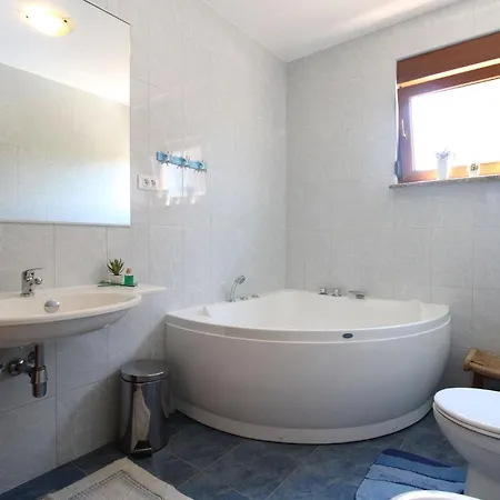 Casa vacanze Family Friendly House With A Swimming Pool Liznjan, Medulin - 20798