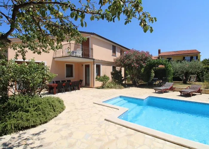 Сasa de vacaciones Family Friendly House With A Swimming Pool Liznjan, Medulin - 20798